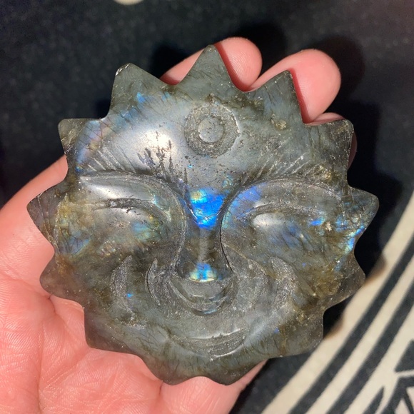 Labradorite Sun Carving - Picture 1 of 5
